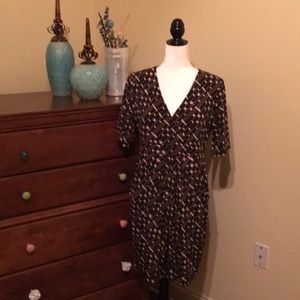 Banana Republic v-neck dress with pockets.  Size L
